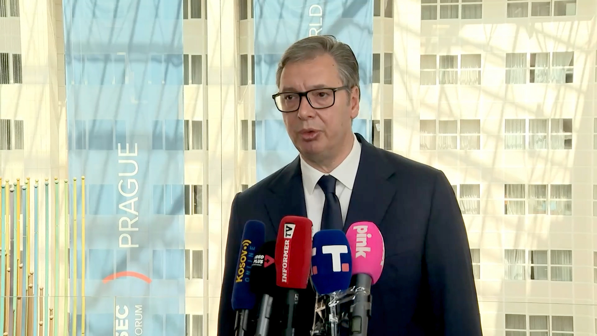 Ceska, Prag, Aleksandar Vucic predsednik Republike Srbije, svet je ponovo postao multipolaran, a Srbija je mala zemlja koja zna svoje mesto Ceska, Prag, Aleksandar Vucic predsednik Republike Srbije, svet je ponovo postao multipolaran, a Srbija je mala zemlja koja zna svoje mesto